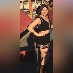 American Eagle Set Floral Embroidered Crop & Short